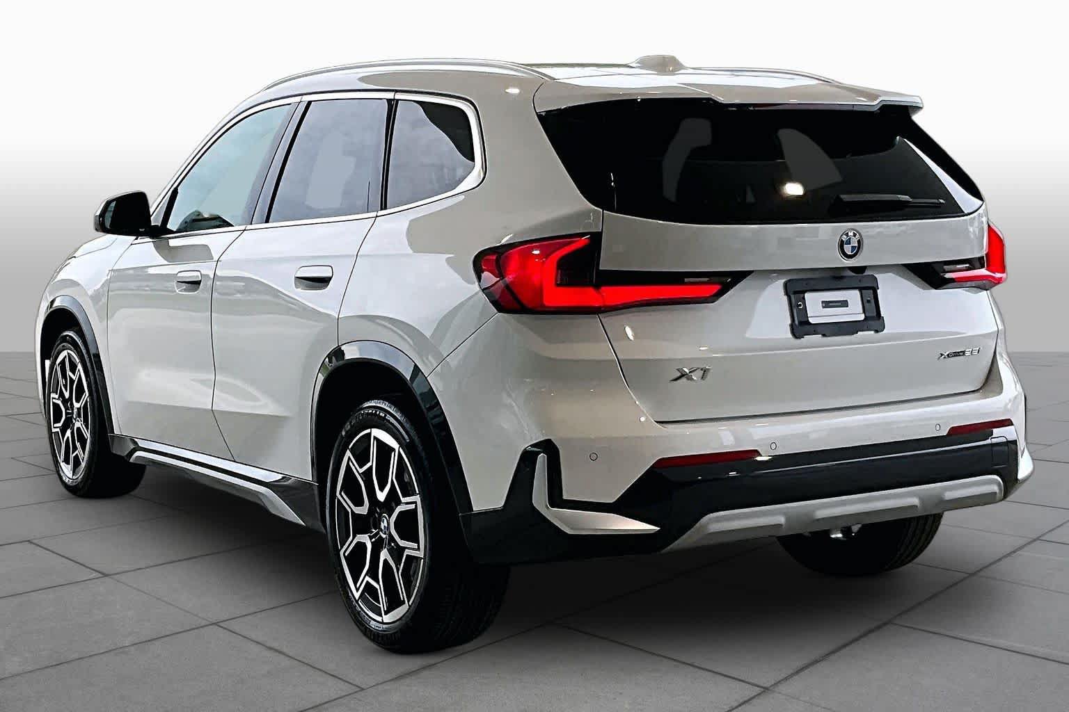 Used 2026 BMW X1 xDrive28i AWD/4WD image 11