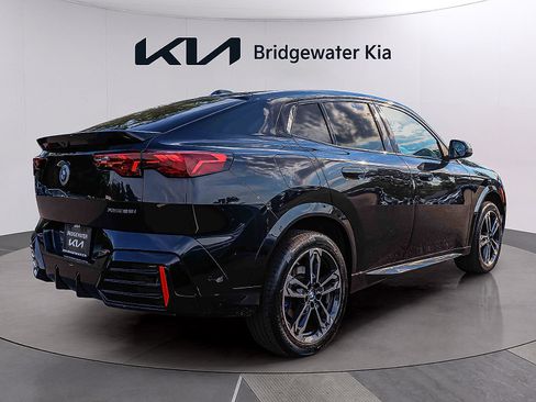 Used 2025 BMW X2 xDrive28i w/ M Sport Package AWD/4WD image 6