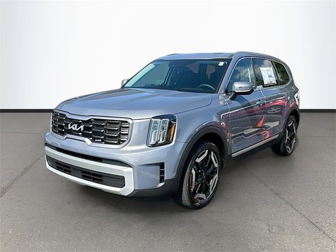New 2025 Kia Telluride S image 3