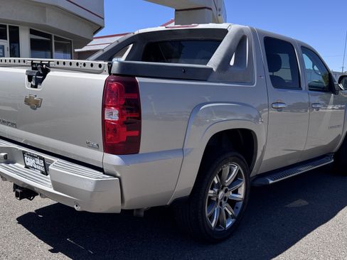 Used 2007 Chevrolet Avalanche LT w/ LT Preferred Equipment Group AWD/4WD image 8