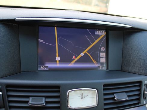 Used 2011 INFINITI M37 x w/ Deluxe Touring Pkg image 23