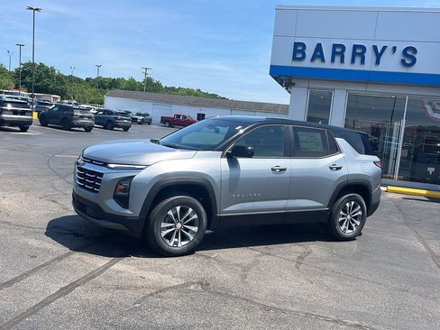 New 2026 Chevrolet Equinox LT w/ Convenience Package II AWD/4WD image 2