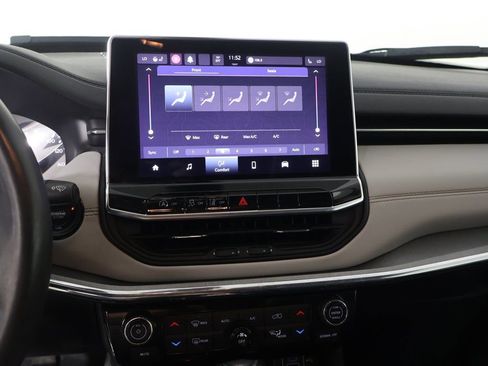 Used 2022 Jeep Compass Limited image 41