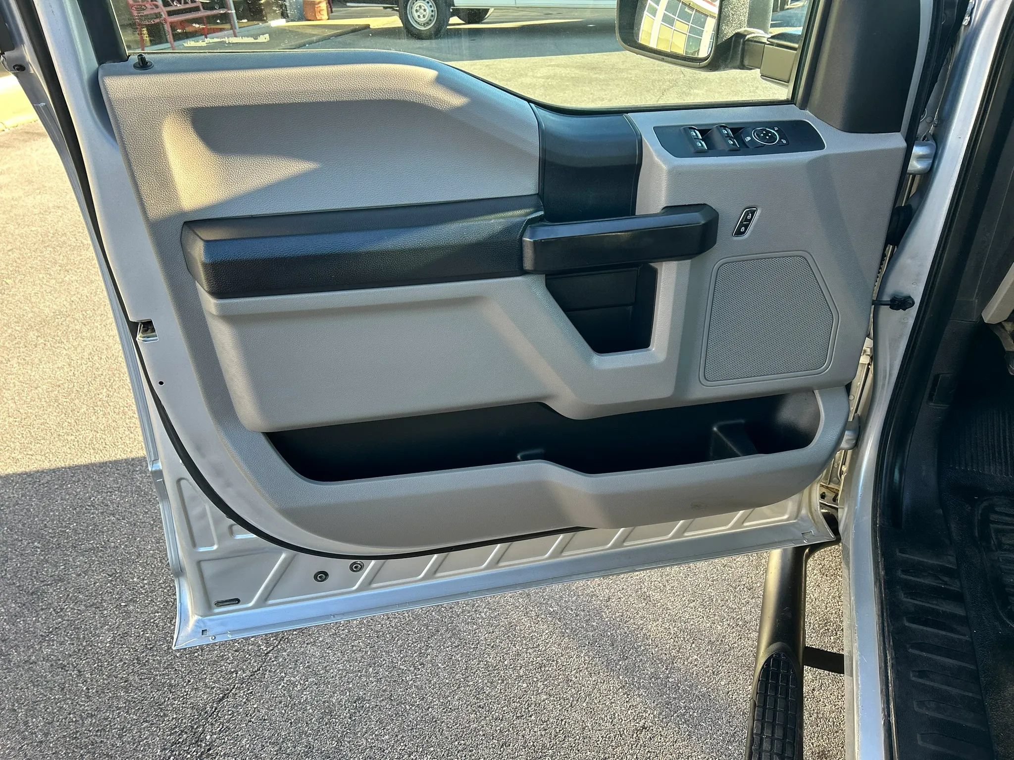 Used 2019 Ford F250 XL w/ Power Equipment Group RWD image 9