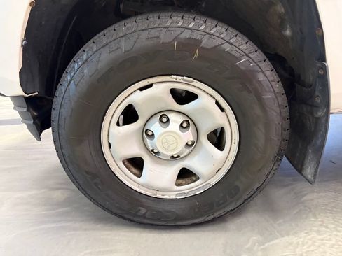 Used 2017 Toyota Tacoma SR w/ Tow Package AWD/4WD image 19