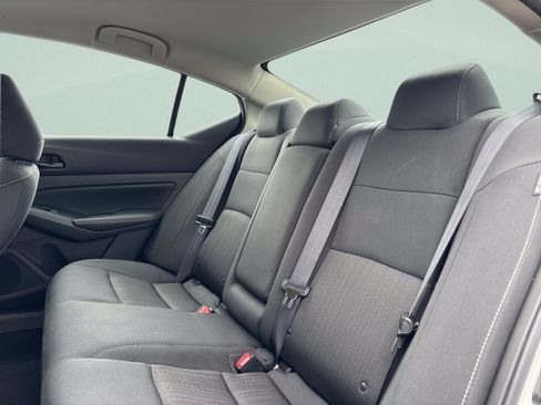 Used 2025 Nissan Altima 2.5 SV FWD image 16