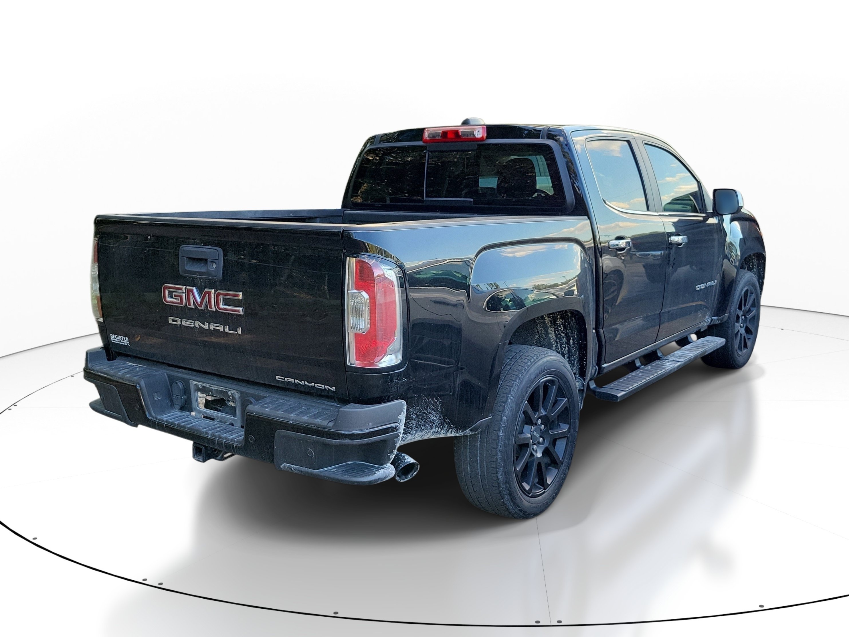 Used 2022 GMC Canyon Denali w/ Denali Black Edition Package RWD image 2