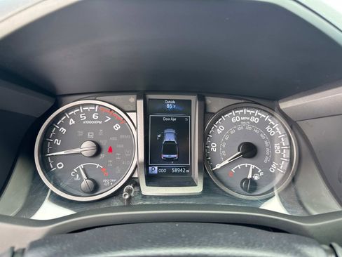 Used 2023 Toyota Tacoma TRD Off-Road AWD/4WD image 31