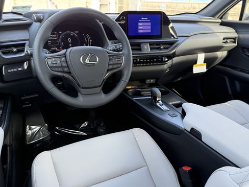 New 2025 Lexus UX 300h FWD image 25