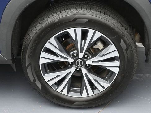 Used 2023 Nissan Rogue SV image 8