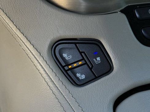 Used 2019 GMC Yukon XL Denali w/ Denali Ultimate Package RWD image 20