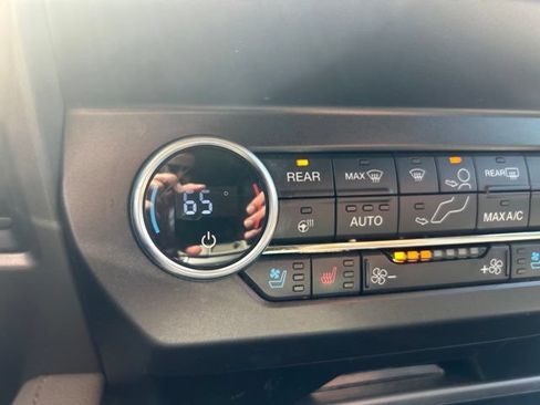 Used 2021 Ford Expedition Max XLT RWD image 12