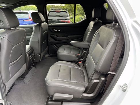 Used 2023 Chevrolet Traverse LT AWD/4WD image 12