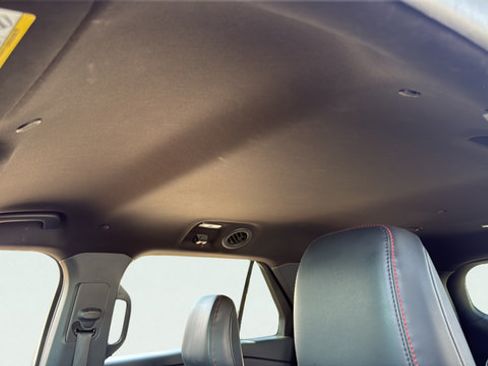 Used 2025 Ford Explorer ST-Line AWD/4WD image 16