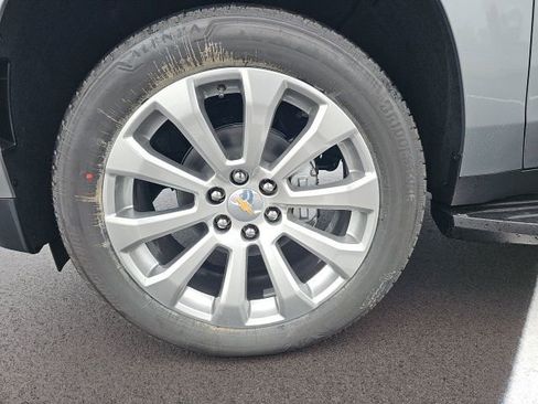 New 2026 Chevrolet Suburban Premier w/ Sun And Tow Package image 15