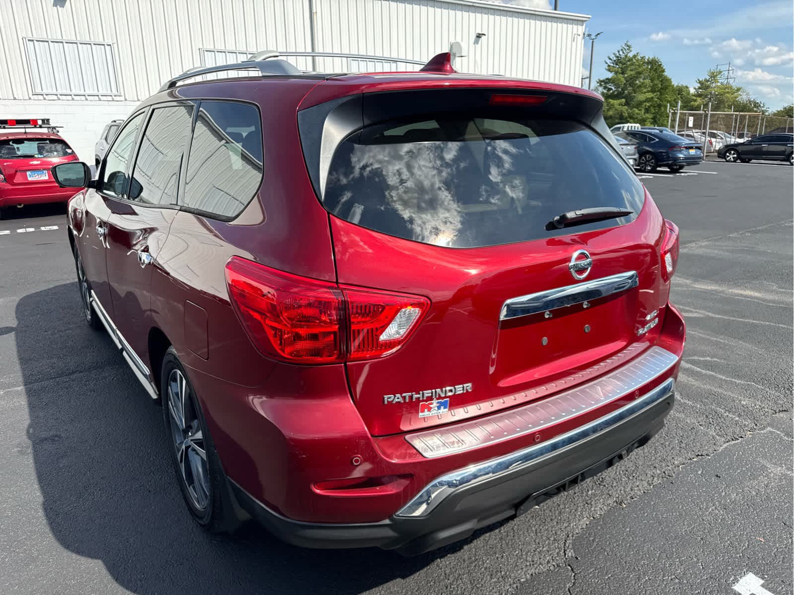Used 2019 Nissan Pathfinder Platinum AWD/4WD image 21