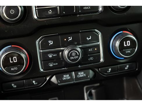 Used 2021 Chevrolet Tahoe Z71 AWD/4WD image 26