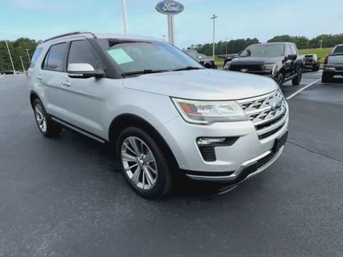 Certified 2018 Ford Explorer Limited w/ Equipment Group 301A FWD image 2