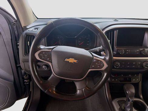 Used 2022 Chevrolet Colorado LT w/ Trail Boss Package AWD/4WD image 11