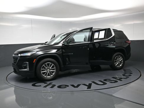 Used 2023 Chevrolet Traverse LT FWD image 19