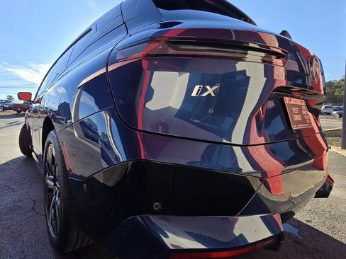 Used 2024 BMW iX xDrive50 w/ Sport Package image 5