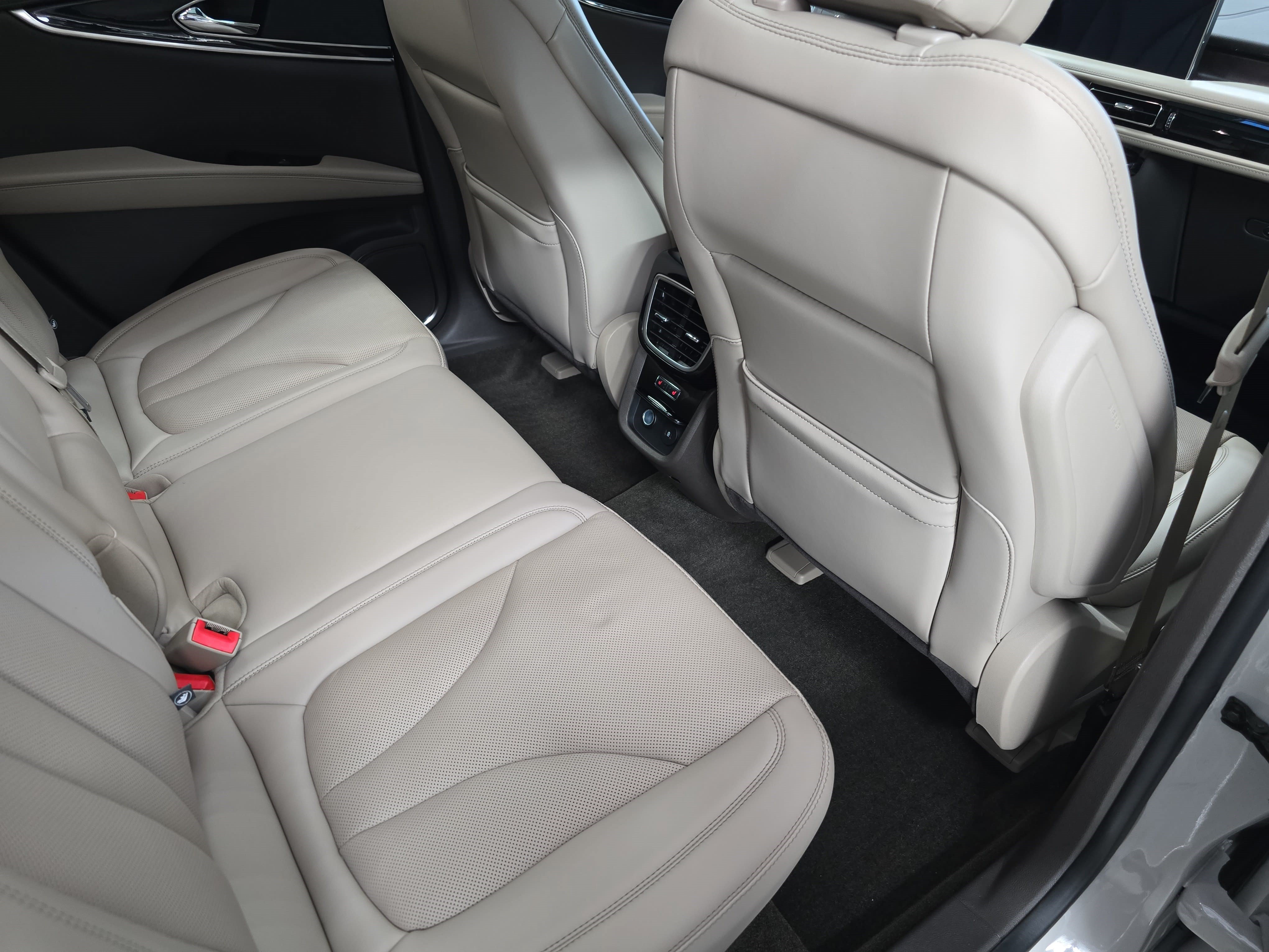 Certified 2023 Lincoln Nautilus Reserve AWD/4WD image 11