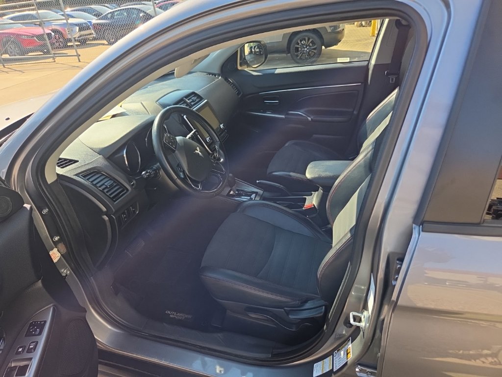 Used 2025 Mitsubishi Outlander Sport AWD image 4