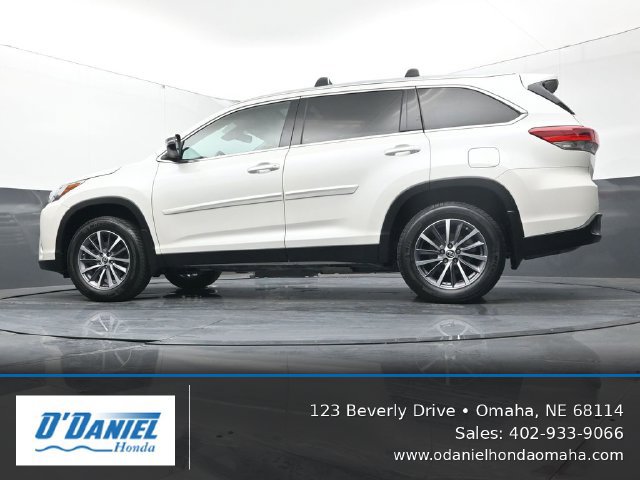Used 2019 Toyota Highlander XLE w/ Protection Package #3 AWD/4WD image 10