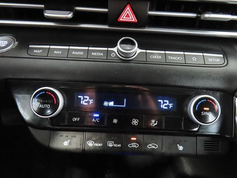 Used 2023 Hyundai Elantra SEL w/ Convenience Package FWD image 22
