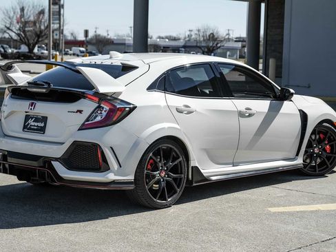 Used 2017 Honda Civic Type R image 8