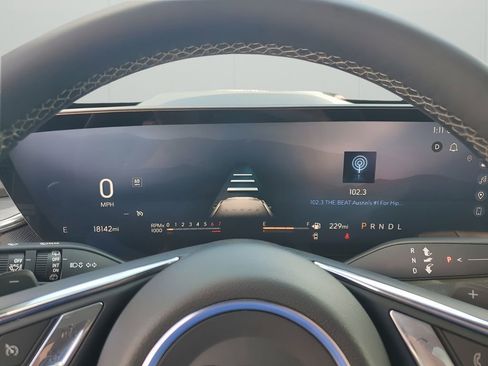 Certified 2025 Buick Enclave Preferred image 31