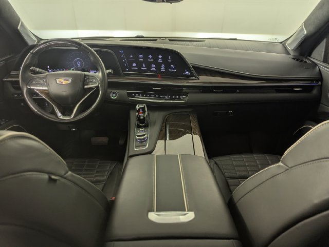 Used 2023 Cadillac Escalade Sport Platinum w/ LPO, ONYX Package AWD/4WD image 18