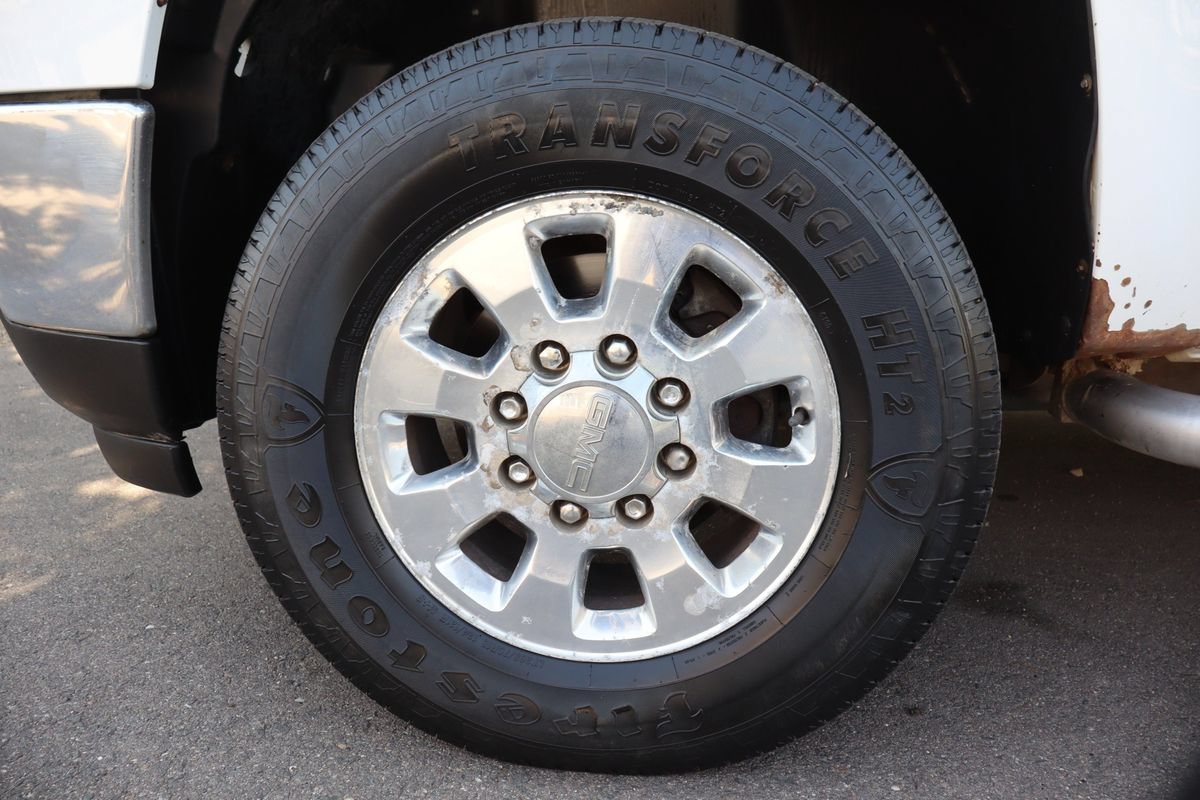 Used 2011 GMC Sierra 2500 SLE w/ Suspension Package, Off-Road AWD/4WD image 37