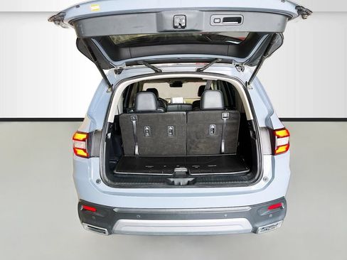 Used 2024 Honda Pilot Touring image 28