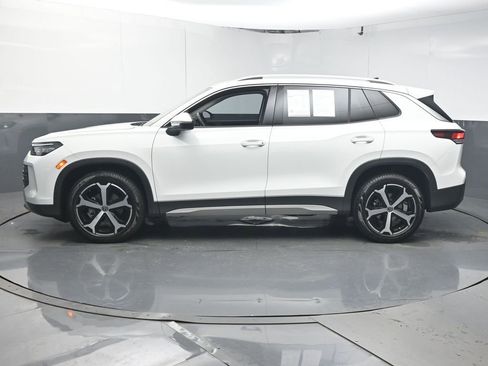 Certified 2025 Volkswagen Tiguan SE image 5