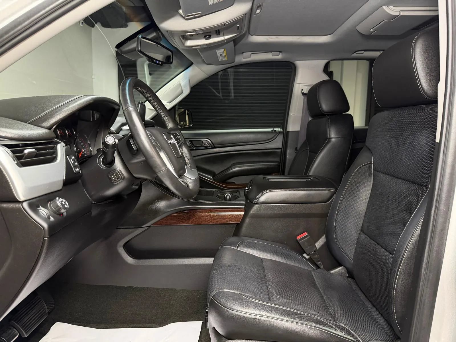 Used 2016 GMC Yukon XL SLT w/ Open Road Package RWD image 34