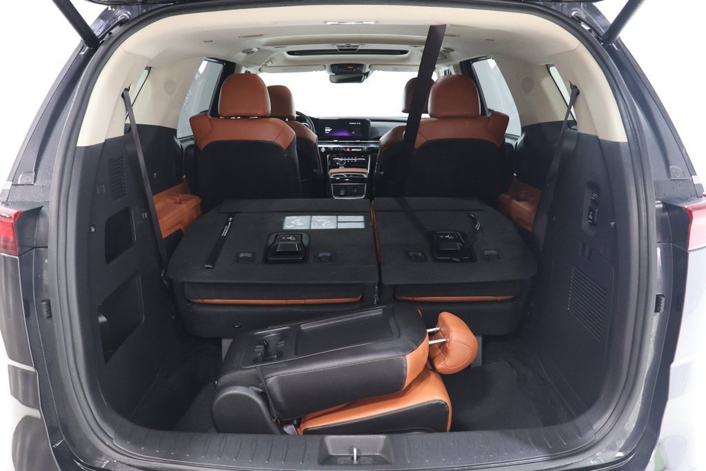Used 2024 Kia Carnival SX Prestige FWD image 35