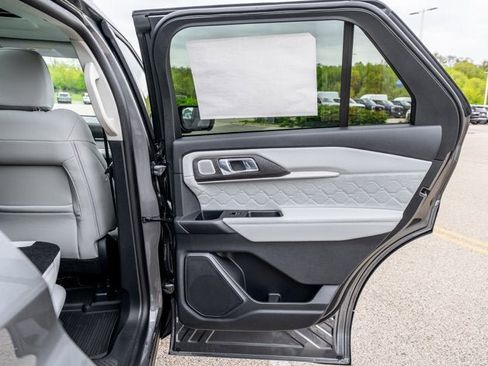 New 2026 Ford Explorer Platinum AWD/4WD image 10