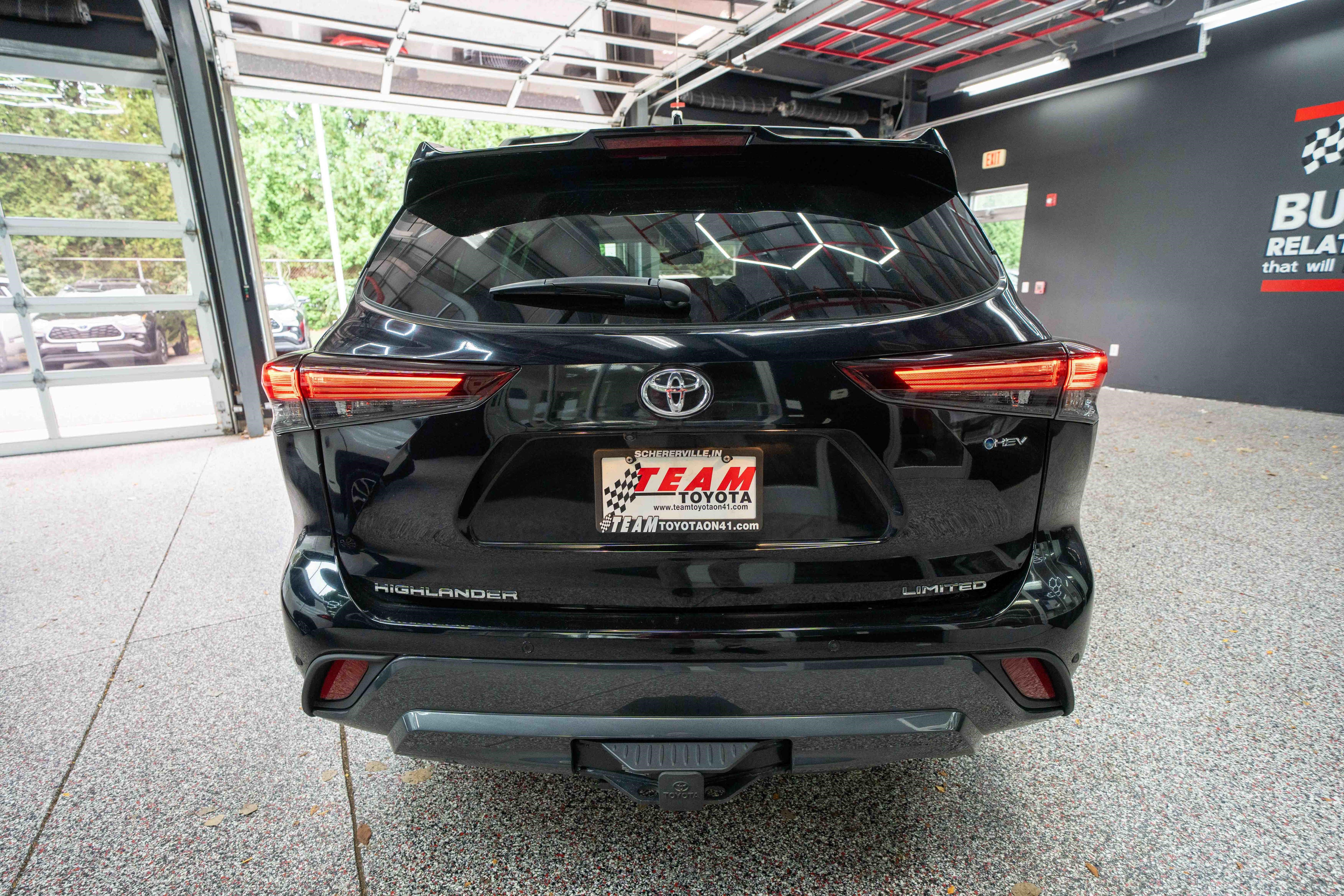 Used 2026 Toyota Highlander Limited AWD/4WD image 4