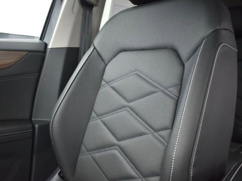 Used 2025 Volkswagen Atlas SE image 11