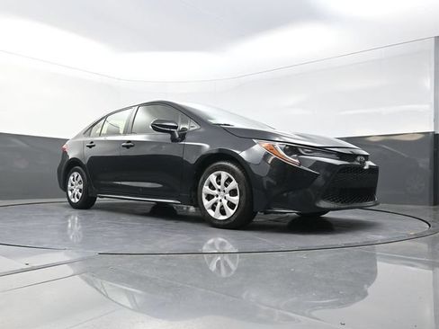 Certified 2021 Toyota Corolla LE FWD image 31