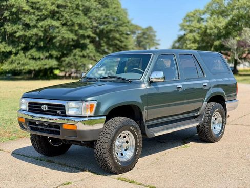 Used 1992 Toyota 4Runner SR5 AWD/4WD image 1
