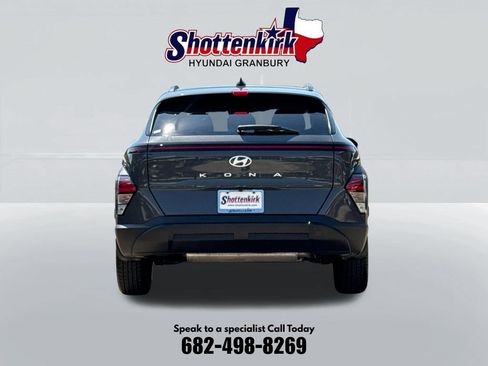 Used 2025 Hyundai Kona SEL FWD image 7