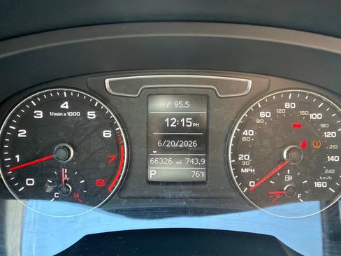 Used 2018 Audi Q3 2.0T Premium Plus w/ Premium Plus Package AWD/4WD image 34