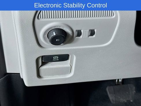 Used 2025 Jeep Wagoneer 4WD image 14