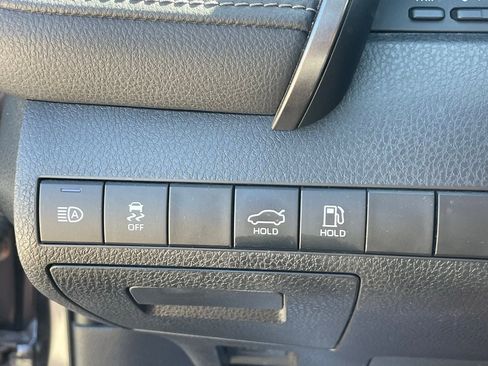 Used 2022 Toyota Camry XLE image 6