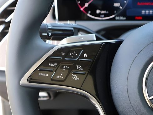 Used 2025 Mercedes-Benz E 350 4MATIC Sedan image 33