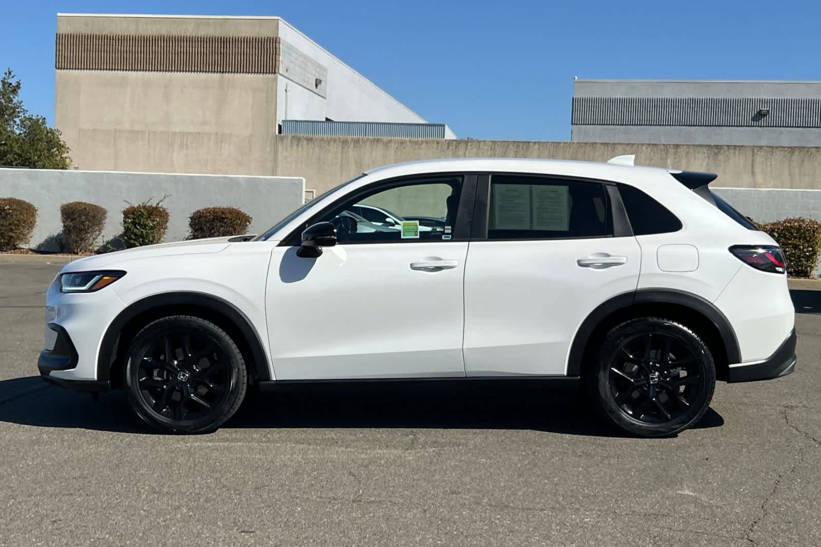 Used 2025 Honda HR-V Sport image 9