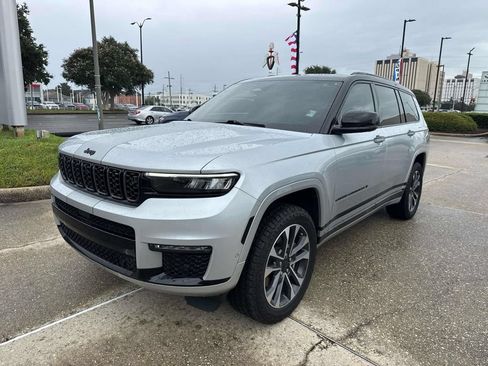 Used 2023 Jeep Grand Cherokee L Summit AWD/4WD image 3