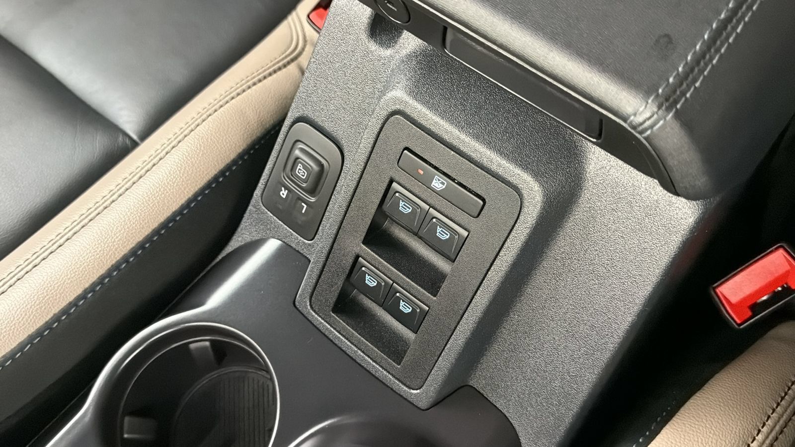 Used 2024 Ford Bronco Wildtrak AWD/4WD image 25
